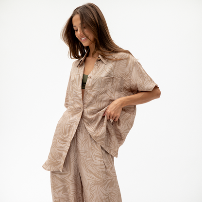 Day Trip Button Down - Petite Palm Fronds Tan