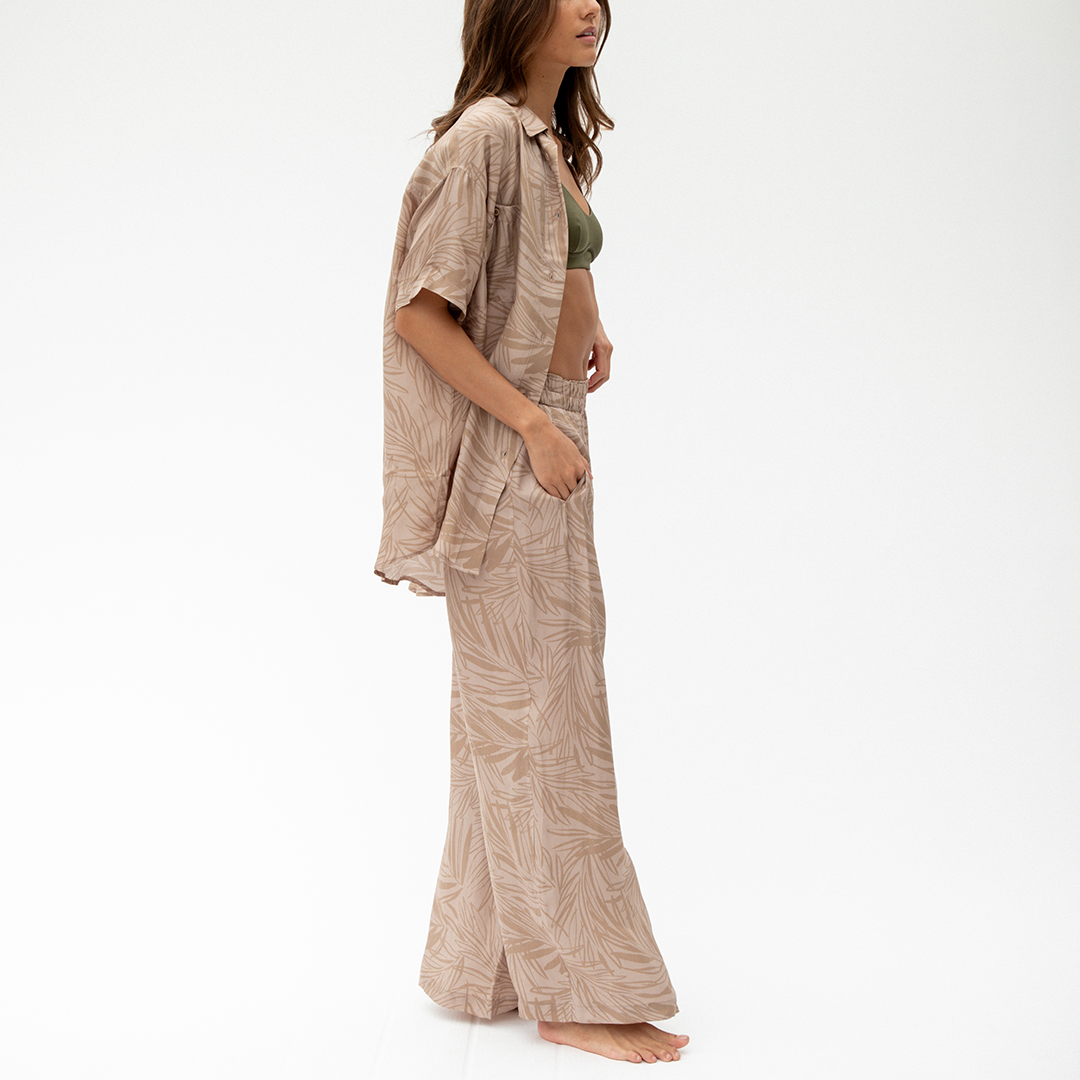 Day Trip Pant - Petite Palm Fronds Tan