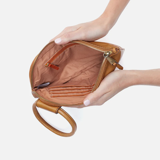 Sable Wristlet Leather Bag Natural